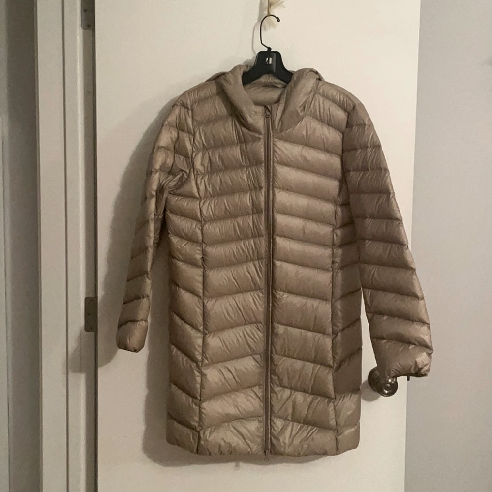 Cloudy Arch Gold Puffer Jacket Size Small With Travel packing bag